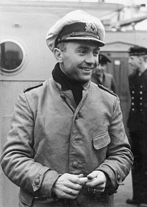 Archivo:Bundesarchiv Bild 183-2006-1130-500, Kapitänleutnant Günther Prien