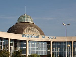 Archivo:Cúpula CASEM Campus de Puerto Real