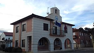 Archivo:Casa Consistorial de Pobladura de Pelayo García