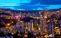 Ciudad de La Paz de noche.jpg