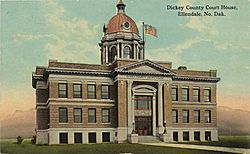 Dickey County Courthouse (Ellendale, ND).jpg