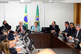 Archivo:Dilma reúne-se com governadores contrários ao impeachment