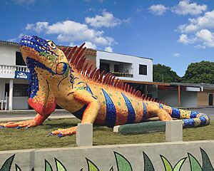 Archivo:Elmar-iguana-ecultura-elsa-jorgemalkun-mosaico4
