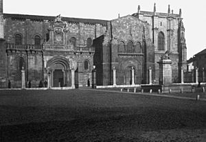 Archivo:Façana de la basílica de San Isidoro de León (cropped)