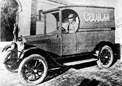 Archivo:Gendarmeria de Chile - Carro celular - Siglo XX, años 20.