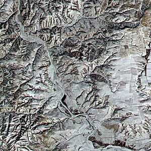 Archivo:Great Wall of China, Satellite image