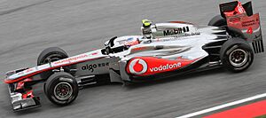 Archivo:Jenson Button 2011 Malaysia FP1