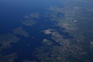 Archivo:Karlskrona from plane