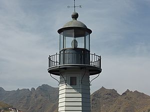 Archivo:La farola del mar, del puerto de Santa Cruz de Tenerife, Canarias, Spain