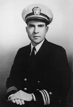 Archivo:Lt Cmdr Richard Nixon 1945