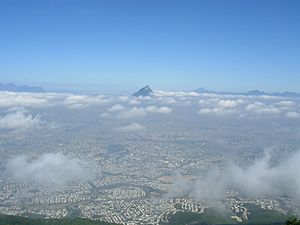 Archivo:Monterrey desde el cerro de la silla