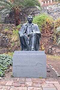 Archivo:Monumento a José Victorino Lastarria, Santiago 20240525