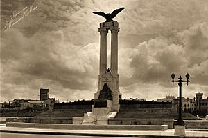 Archivo:Monumento al Maine, Habana - panoramio
