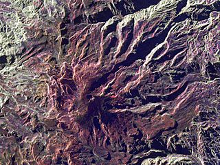 Archivo:Nevado del Ruiz - radar image from space