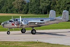 Archivo:North American B-25J Mitchell Red Bull (The Flying Bulls) N6123C (9292015992)