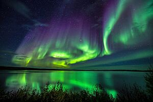 Archivo:Northern Lights over Yellowknife
