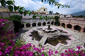 Archivo:Nuestra Señora de la Merced in Antigua, Guatemala