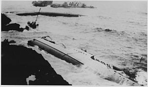 Archivo:Point Honda wrecks, vessel. - NARA - 295528