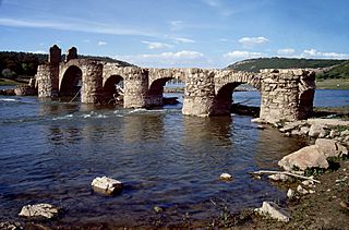 Puente de la Pesquera sobre el río Esla en Zamora en 1990.jpg