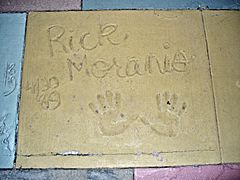 Archivo:Rick Moranis handprints