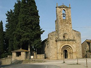 Santa Maria del Porqueres mit Comunidor 03.jpg