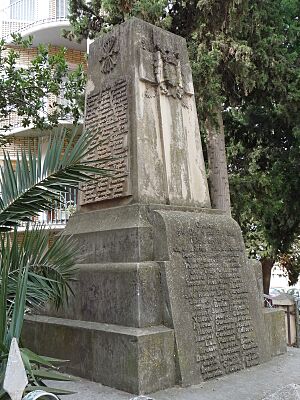 Archivo:Tauste - Monumento a los caídos
