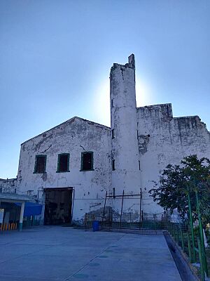 Archivo:Torreón dañado por el sismo 19s y parte del casco de la antigua hacienda. 