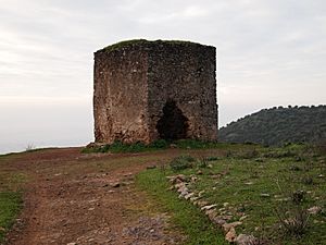 Archivo:Torre de las Siete Esquinas P1121590 (49430251693)