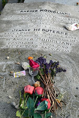 Archivo:Tumba de Amedeo Modigliani y de Jeanne Hebutérne en el cementerio parisino de Père Lachaise