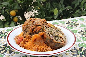 Archivo:Tunisian Osban couscous