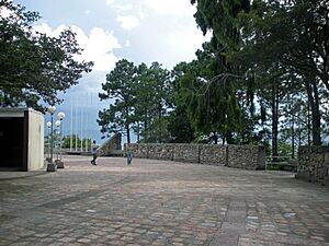 Archivo:United Nations El Picacho Park