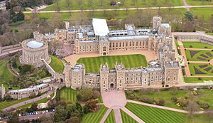 Windsor Castle (39968064392).jpg