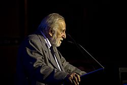 Adolfo Aristarain en los Premios a la trayectoria del FNA.jpg