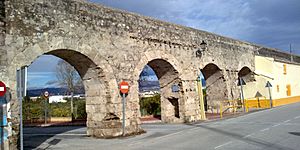 Archivo:Arcos de Zapata de Alhaurin