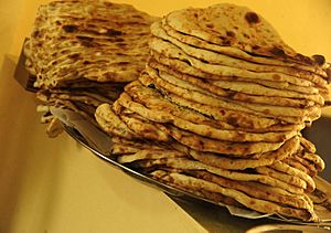 Archivo:Bread of Afghanistan in 2010