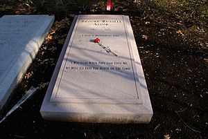 Archivo:Brooke Astor grave