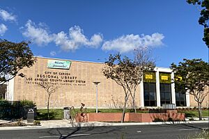 Archivo:Carson branch Los Angeles County Library 151 E Carson St - Feb 2024