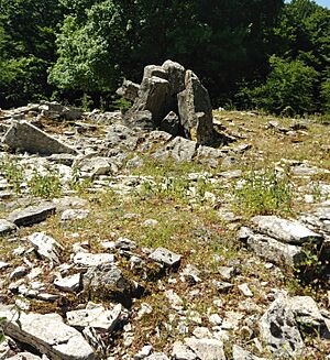 Archivo:Dolmen Cañada Urbasa