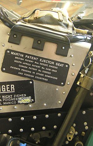 Archivo:Ejector seat with patents cropped
