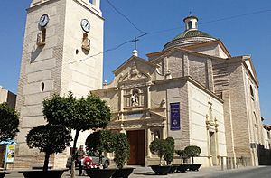 Archivo:Fachada Principal de la Iglesia de San Onofre
