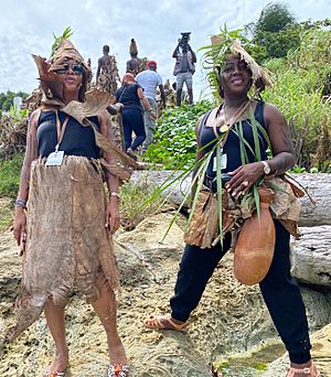 Archivo:Fiesta tradicional de los Benga, Isla Corisco - Guinea Ecuatorial 04 (cropped)