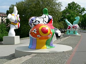 Archivo:Hannover nanas1