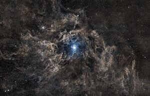 Archivo:Integrated Flux Nebula Surrounding Polaris - Kush Chandaria