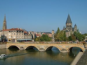 Archivo:Metz Pont Moyen