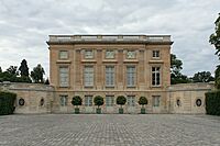 Archivo:Petit Trianon, façade sud 01