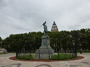 Archivo:Plaza San Martín - Rosario - Argentina