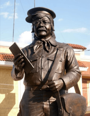 Raúl Chato Padilla, Jaimito el Cartero, statue in Mexico (2).png