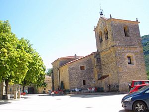 Santa Coloma del Rudrón - Iglesia de Santa Columba 07.jpg