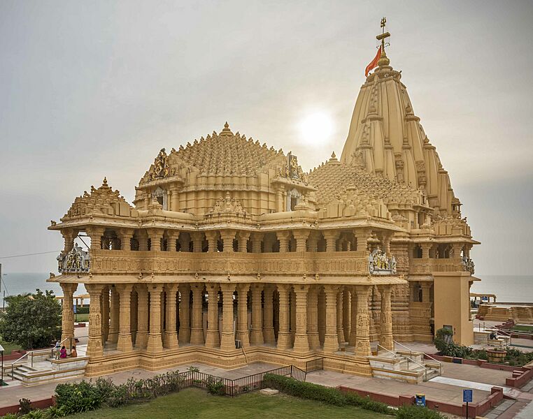 Somanath mandir (cropped)
