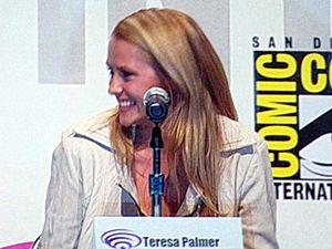 Archivo:Teresa Palmer at WonderCon 2010 2